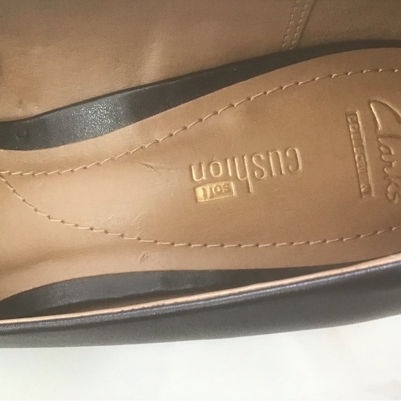 New Clarks platform 3.5” heel pumps. - Picture 5 of 9